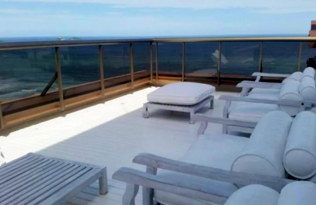 Apartamento em frente à Praia da Barra da Tijuca-1
